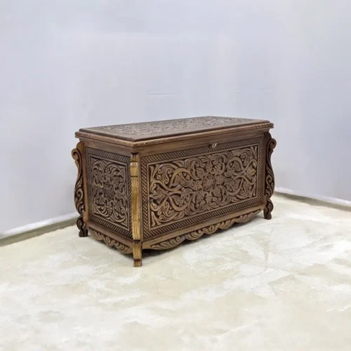 Maraş El Oyma Ceviz Ahşap Çeyiz Sandığı – 95x50x60 cm Büyük Boy Sandık | Aliye Eskitme Model