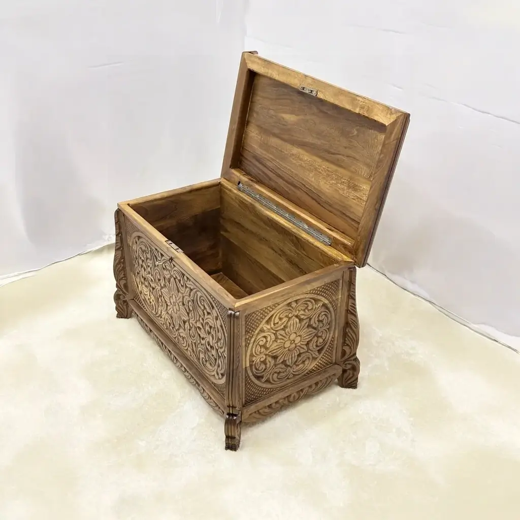 Maraş El Oyma Ceviz Ahşap Çeyiz Sandığı – 68x40x48 cm-Ahşap Sandık-| Meriç Natural Model - Görsel 3