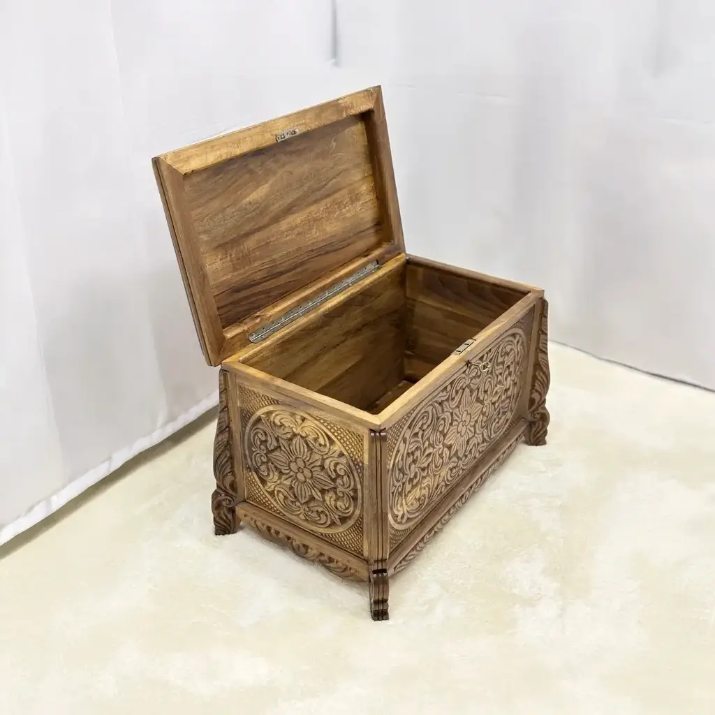 Maraş El Oyma Ceviz Ahşap Çeyiz Sandığı – 68x40x48 cm-Ahşap Sandık-| Meriç Natural Model - Görsel 5