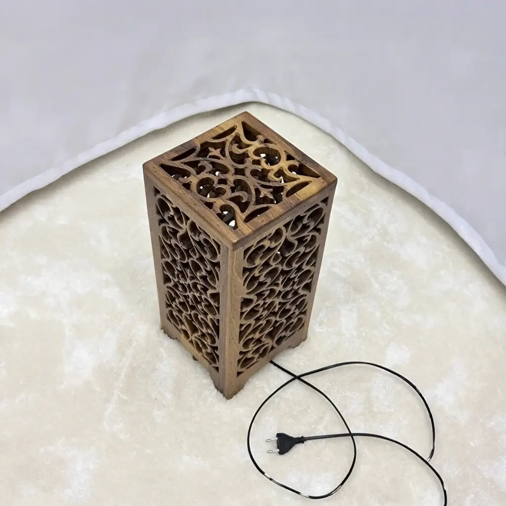 Ceviz Ağacından El Oyma Dekoratif Abajur - Ahşap Abajur 20x20x40 cm - Görsel 5