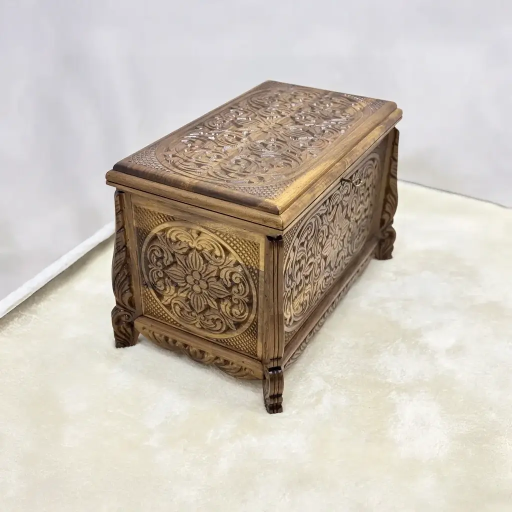 Maraş El Oyma Ceviz Ahşap Çeyiz Sandığı – 68x40x48 cm-Ahşap Sandık-| Meriç Natural Model - Görsel 6