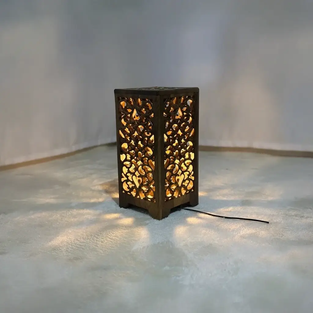 Ceviz Ağacından El Oyma Dekoratif Abajur - Ahşap Abajur 20x20x40 cm - Görsel 2