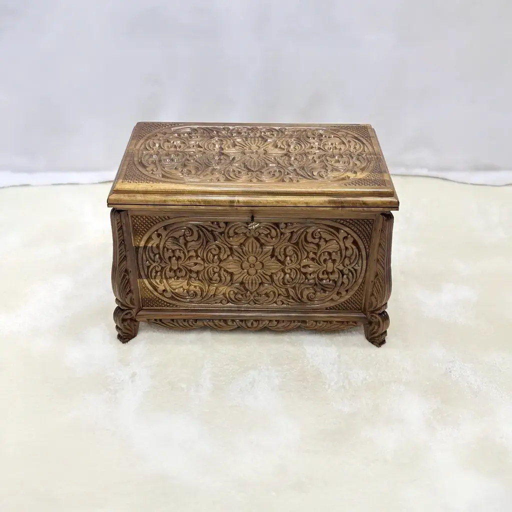 Maraş El Oyma Ceviz Ahşap Çeyiz Sandığı – 68x40x48 cm-Ahşap Sandık-| Meriç Natural Model - Görsel 7