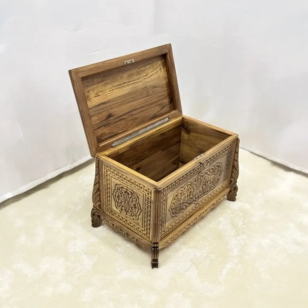 Maraş El Oyma Ceviz Ahşap Çeyiz Sandığı-Ahşap Sandık – 68x40x48 cm | Papatya Natural Model - Görsel 7