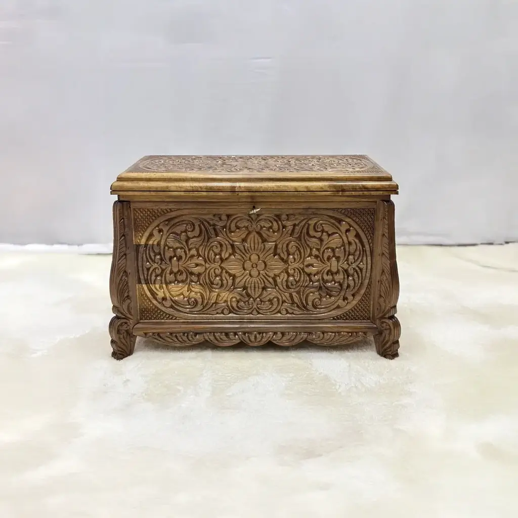 Maraş El Oyma Ceviz Ahşap Çeyiz Sandığı – 68x40x48 cm-Ahşap Sandık-| Meriç Natural Model - Görsel 8