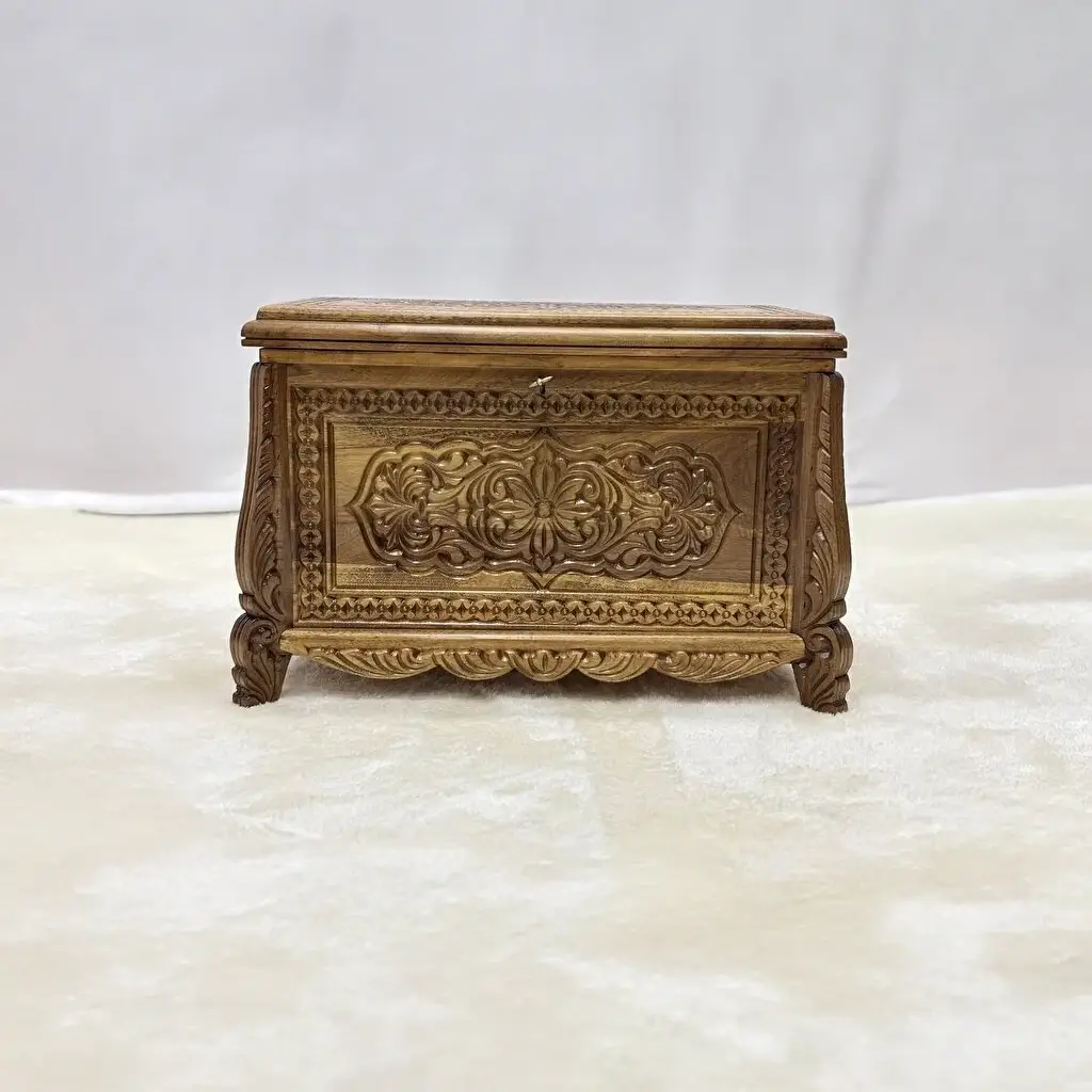 Maraş El Oyma Ceviz Ahşap Çeyiz Sandığı-Ahşap Sandık – 68x40x48 cm | Papatya Natural Model - Görsel 8